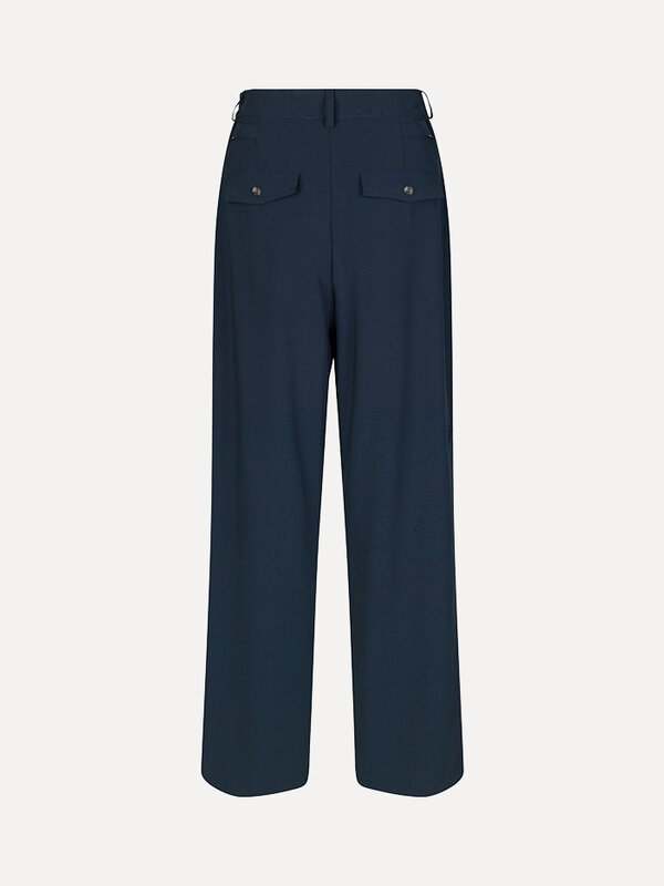 MBYM Broek Andie 4. Ontdek het ultieme comfort en de tijdloze stijl van deze broek, een onmisbaar item in elke garderobe....