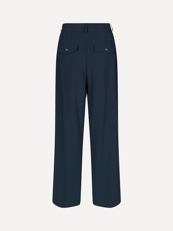 MBYM Pants Andie 4. Discover ultimate comfort and timeless style of these trousers, an essential item in every wardrobe. ...