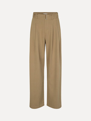 Pants Adyn. Create a refined look with this comfortable and stylish trouser, perfect for any occasion. Its timeless tailo...