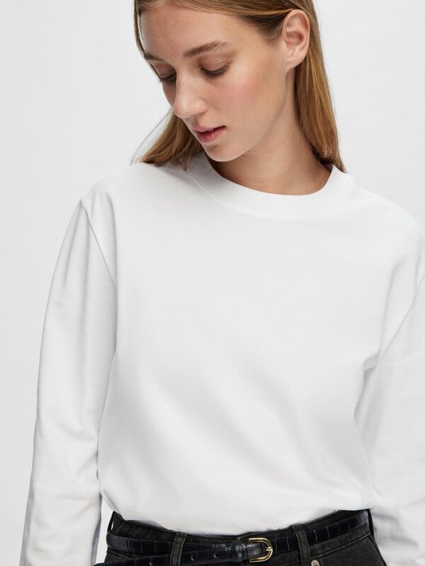 Selected Longsleeve T-Shirt 3. This long-sleeved T-shirt is the perfect base for any look. It comes in a contemporary, co...