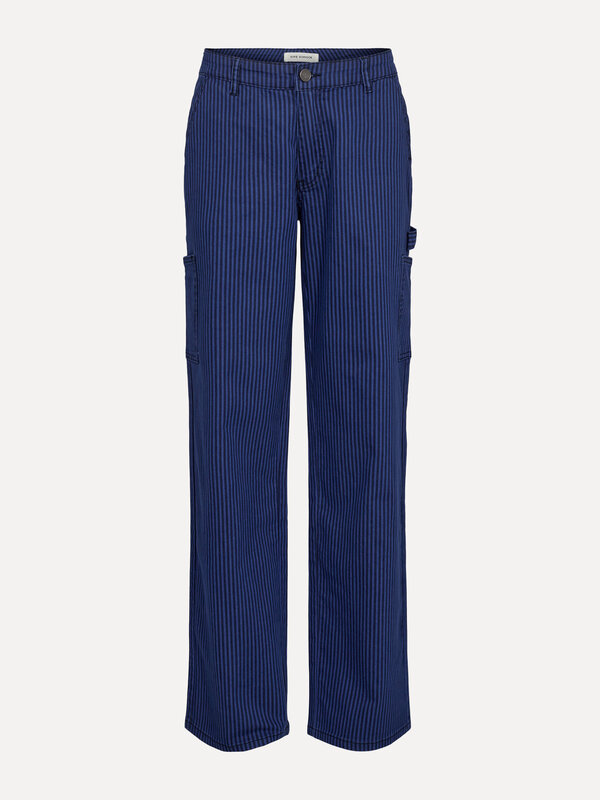 Sofie Schnoor Pantalon à rayures 2. Donnez un coup de fouet à votre look avec ce pantalon rayé dans une teinte bleu cobal...