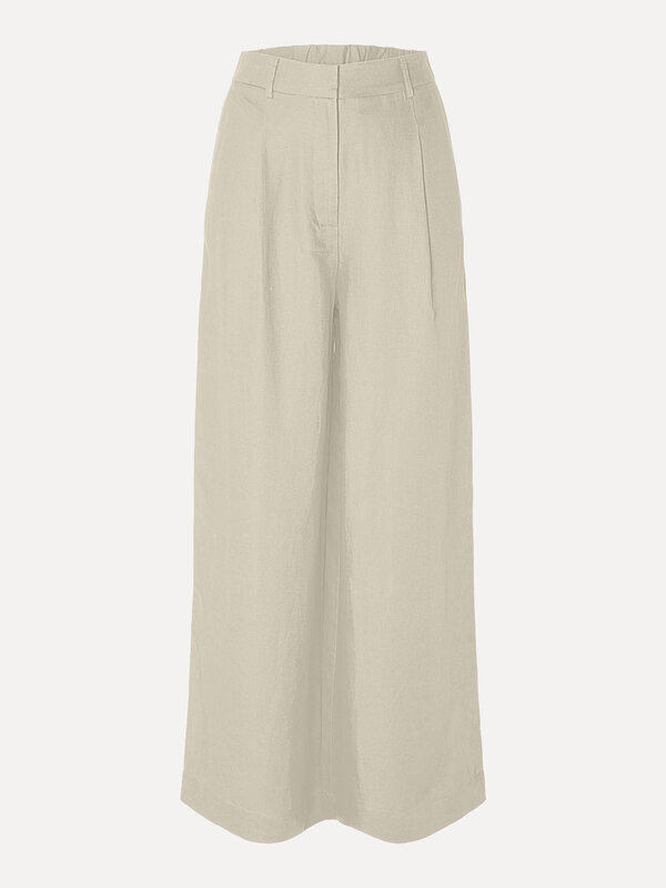 Selected Pantalon en lin Lyra 2. Avec l'arrivée de températures plus chaudes, vous devriez certainement investir dans un ...
