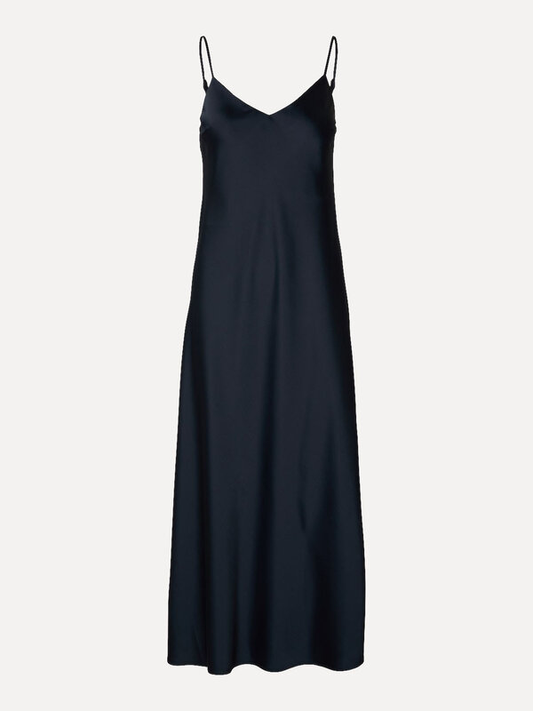 Selected Slip dress Talia-Lena 2. Een satijnen slip dress is altijd in de mode. Deze maxi-jurk is gemaakt van duurzamere ...