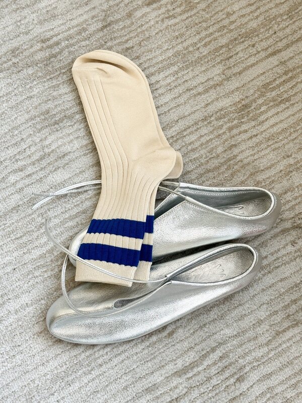Le Bon Shoppe Sokken Her Varsity 3. Deze sokken zijn een gestreepte versie van de originele Her sokken die klassiek gerib...