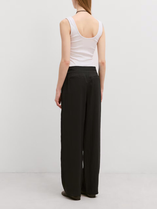 Edited Side-closing trousers Nena 6. Make a stylish statement in these side closure trousers. With its effortless eleganc...