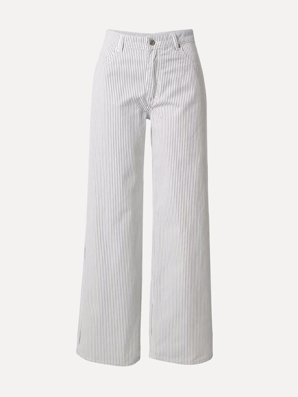 Edited Denim rayé Liv 1. Créez un look unique dans ce jean, qui offre une ambiance tendance avec son design à rayures. Av...