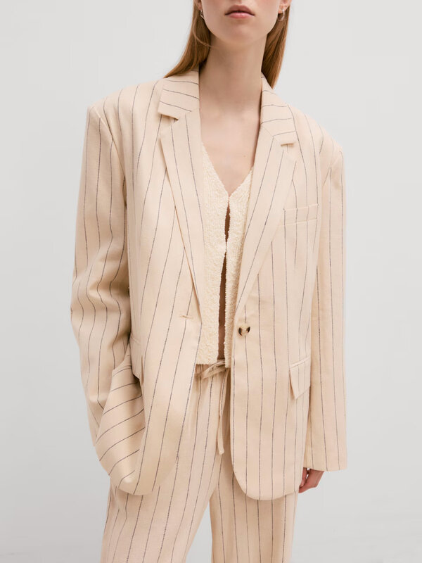 Edited Striped blazer Swintha 2. Create a timeless chic look with this striped blazer, a classic piece that will leave a ...