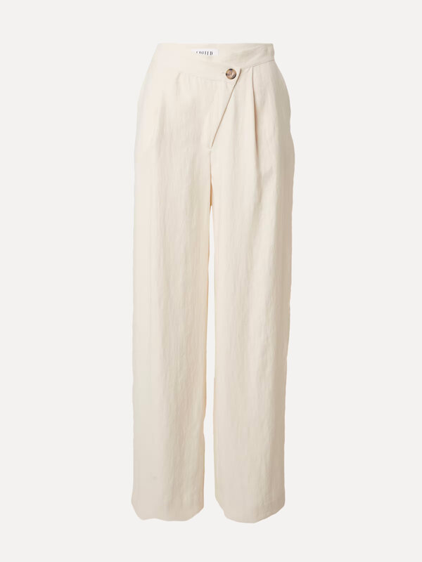 Edited Sideclosure pants Nena 2. Make a statement in this side closure pants. With its elegant design, it adds a touch of...