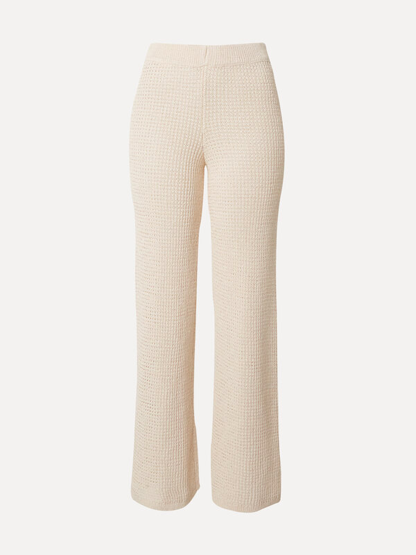 Edited Gebreide broek Vineta 2. Kies voor moeiteloze elegantie met deze crèmekleurige gebreide broek, perfect voor een st...