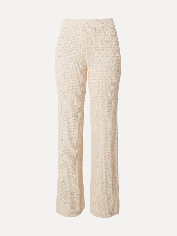 Edited Pantalon en maille Vineta 2. Optez pour une élégance sans effort avec ce pantalon en tricot de couleur crème, parf...