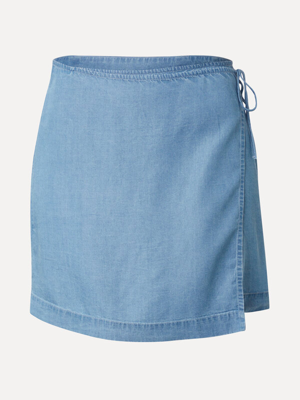 Edited Wrap skirt Xani 2. Opt for a contemporary and unique look with this blue short wrap skirt. The skirt combines asym...