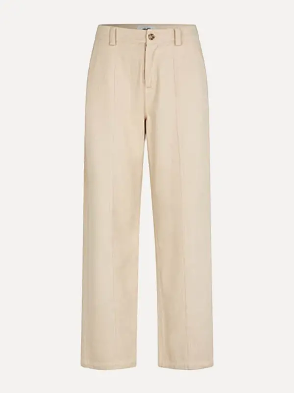 MBYM Pantalon Fauve Lalette 1. Créez un look épuré avec ce pantalon droit, offrant une silhouette flatteuse et confortabl...