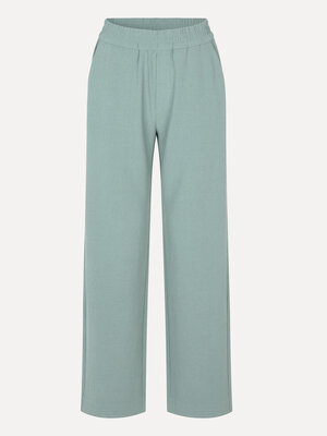 Pantalon Phillipa Edviwa. Créez un look épuré avec ce pantalon large, qui peut être stylé sans effort pour des tenues déc...