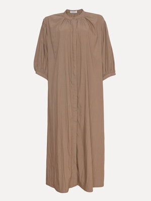 Dress Maja. Opt for a relaxed yet stylish look with our casual dress. A simple choice that always looks good.