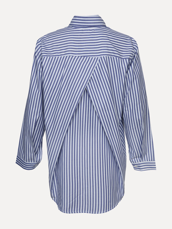 Le Marais Striped shirt Mick 6. With its classic design and contemporary flair, our striped shirt is a versatile addition...