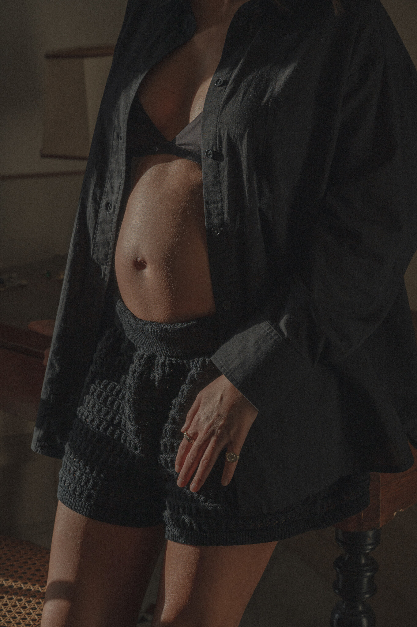Les Soeurs Gehaakte short Yuki 6. Ontdek de perfecte combinatie van stijl en comfort met deze gehaakte zwarte short, een ...