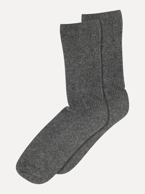 Chaussettes Fine Rib. Ces chaussettes à la texture fine côtelée en gris chiné moyen sont le mélange parfait de confort et...