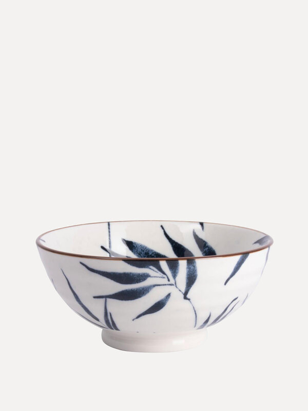 Gusta Bowl Mamboo 4. Set your table in style with this beautiful bowl from the In To Japan series by Gusta. The bowl feat...