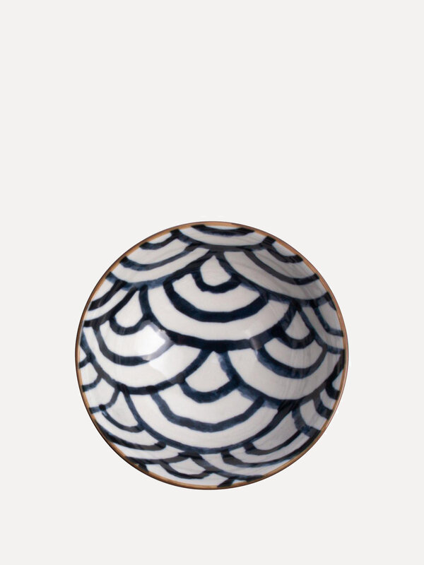 Gusta Schaaltje Bow 4. Dit In To Japan schaaltje gemaakt van aardewerk is perfect om heerlijke tapas of snacks in te serv...