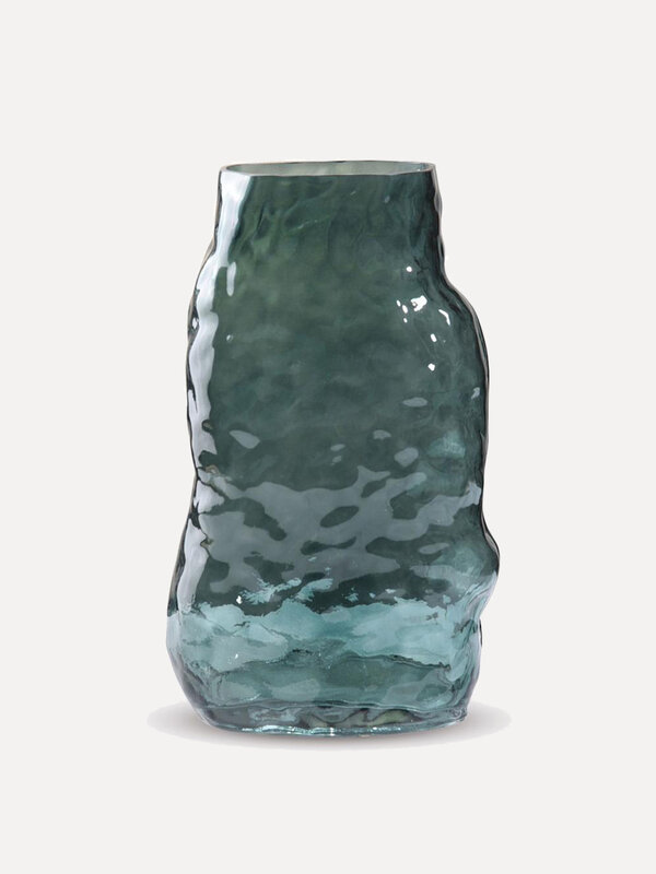 Opjet Vaas Gabin 1. Maak een statement met deze glazen vaas met een origineel design, een stijlvolle toevoeging aan elke ...