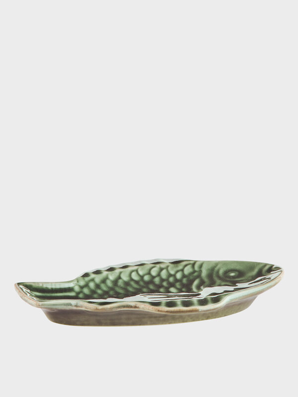 Madam Stoltz Platter Fish 4. Let your culinary creations shine with this beautiful fish-shaped bowl in a refined dark gre...