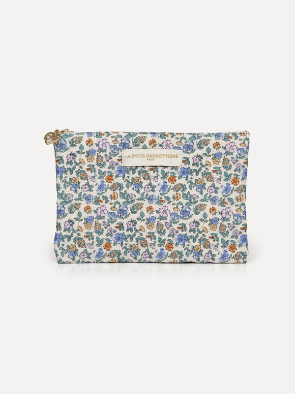 Le Marais Toiletry bag Iza 1. Give your daily routine a fresh look with this toiletry bag in a bright light blue floral p...