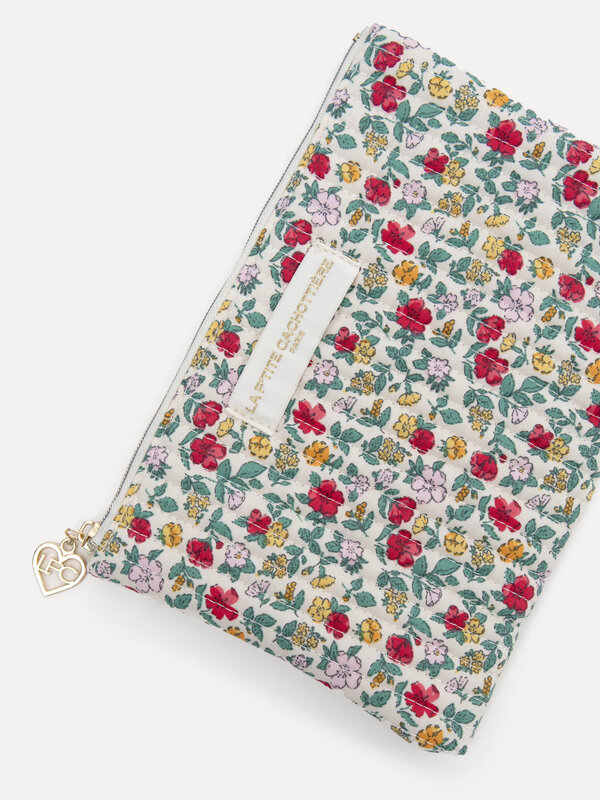 Le Marais Toiletry bag Iza 2. Add some color to your daily life with this toiletry bag in a sparkling red floral print. A...
