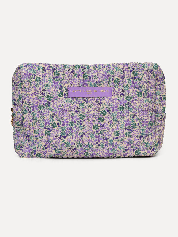 Le Marais Toiletry bag Iza 1. Keep your toiletries organized with this large toiletry bag in a beautiful purple floral pr...