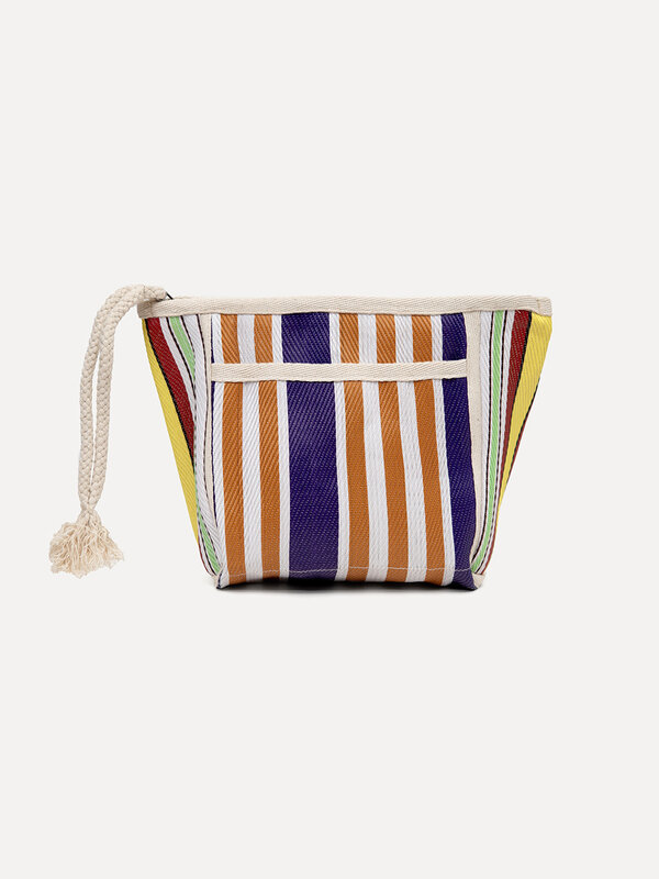 Le Marais Striped pouch Cato 1. With this striped pouch, you'll never have to dig for your essentials in your bag again -...