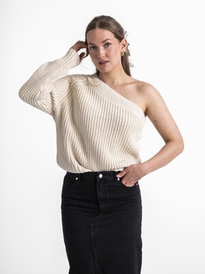 One-shoulder sweater Sedora. Ga voor stijlvolle eenvoud met deze one shoulder knitwear trui, een veelzijdig item dat je m...