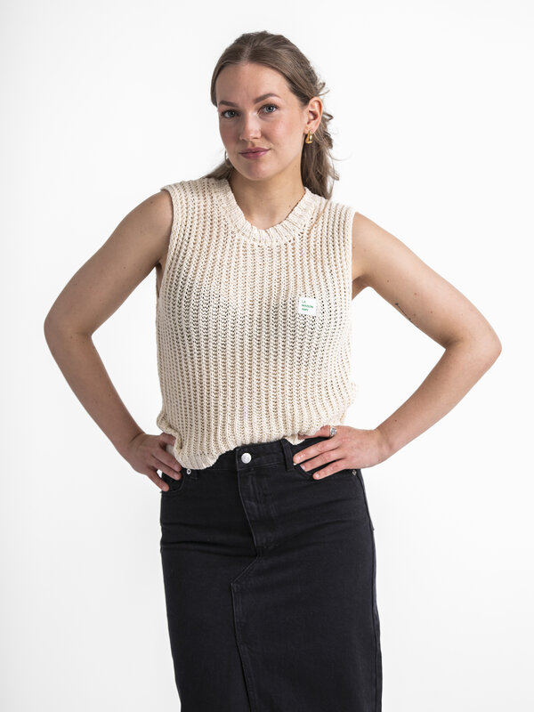 American Vintage Knitted top Yamik 6. Opt for stylish nonchalance with this loosely knitted top. Its relaxed design makes...