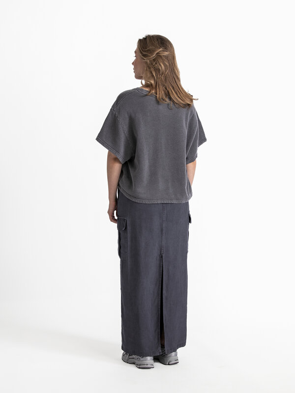 MBYM Jupe cargo Pahana Blaire 5. Découvrez le mélange ultime de confort et de style avec cette longue jupe dotée de poche...