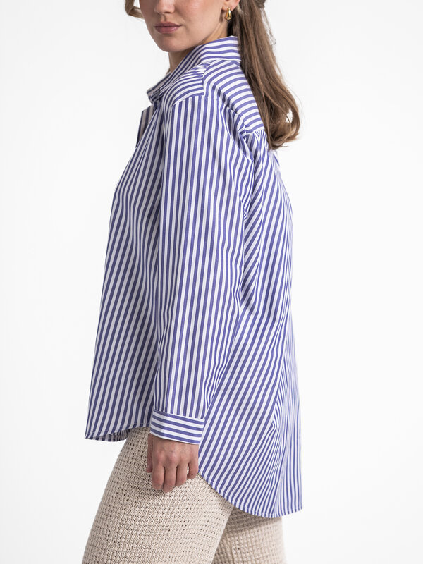 Le Marais Striped shirt Mick 4. With its classic design and contemporary flair, our striped shirt is a versatile addition...