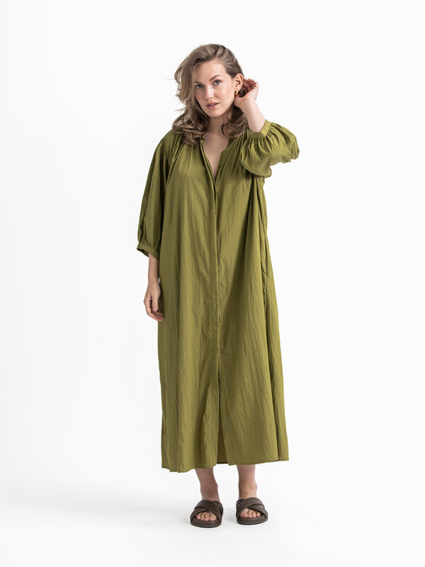 Le Marais Dress Maja 4. Create an effortlessly chic look with our green dress. Comfortable and stylish, it's the perfect ...