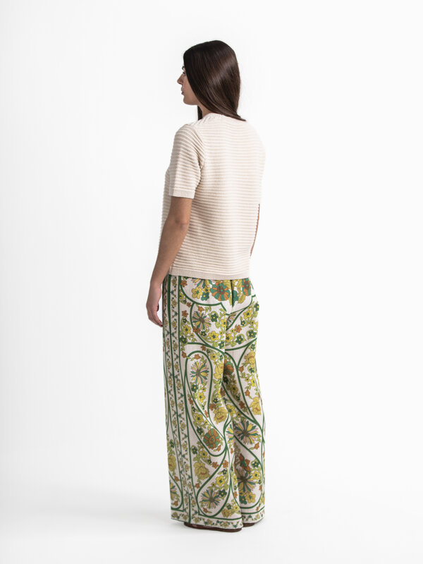 Selected Top en maille Dora 5. Ce top tricoté à manches courtes est un élément indispensable de votre garde-robe, idéal p...