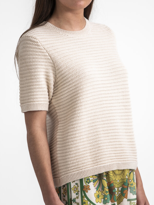 Selected Knitted top Dora 4. This knitted short-sleeve top is an essential item in your wardrobe, perfect for a stylish y...