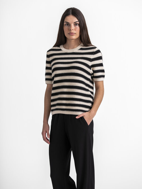 Selected Knitted top Dora 1. This knitted short-sleeve top is an essential item in your wardrobe, perfect for a stylish y...