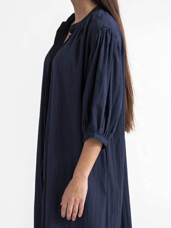Le Marais Dress Maja 3. Discover the versatility of this casual dress. With its simple yet elegant design, it offers comf...