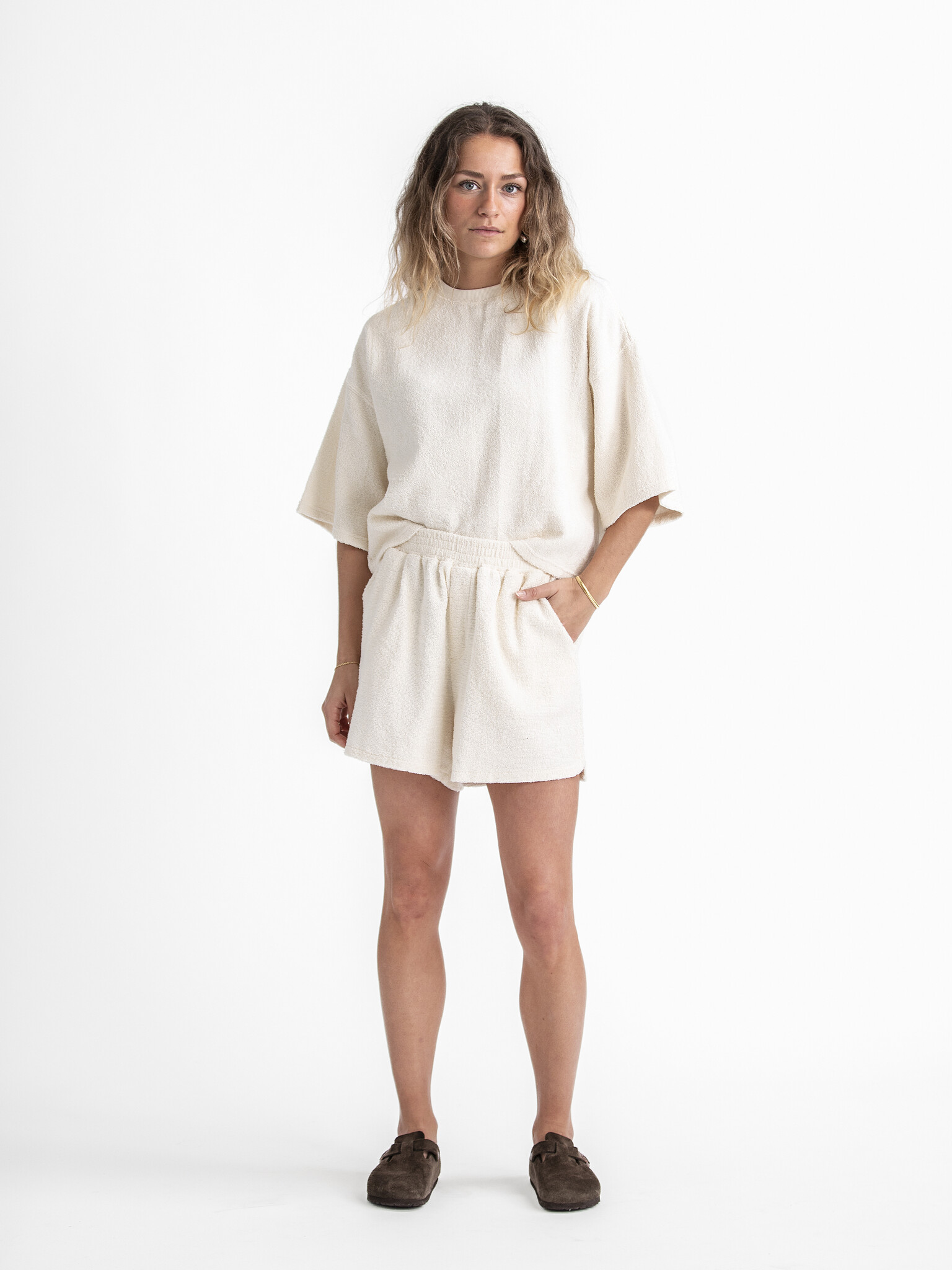 Les Soeurs Terry short Attina 4. Bereid je voor op een zomer vol ontspanning met deze short. Zacht, comfortabel en eenvou...
