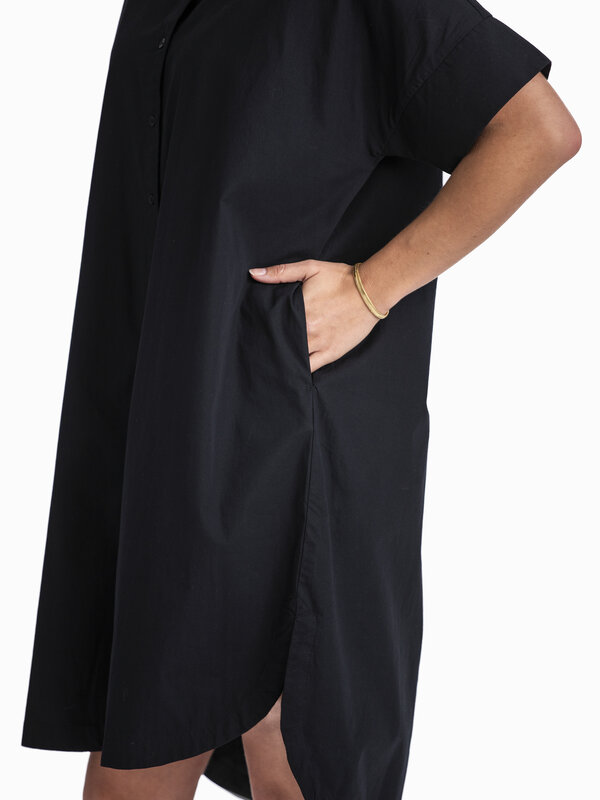 Selected Coton robe-chemise Blair 4. Cette robe chemise est un choix intemporel et confortable qui peut être porté quelle...