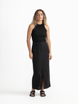 Top Kaila. Les meilleurs basiques se déclinent dans des silhouettes classiques et sont fabriqués dans des tissus conforta...
