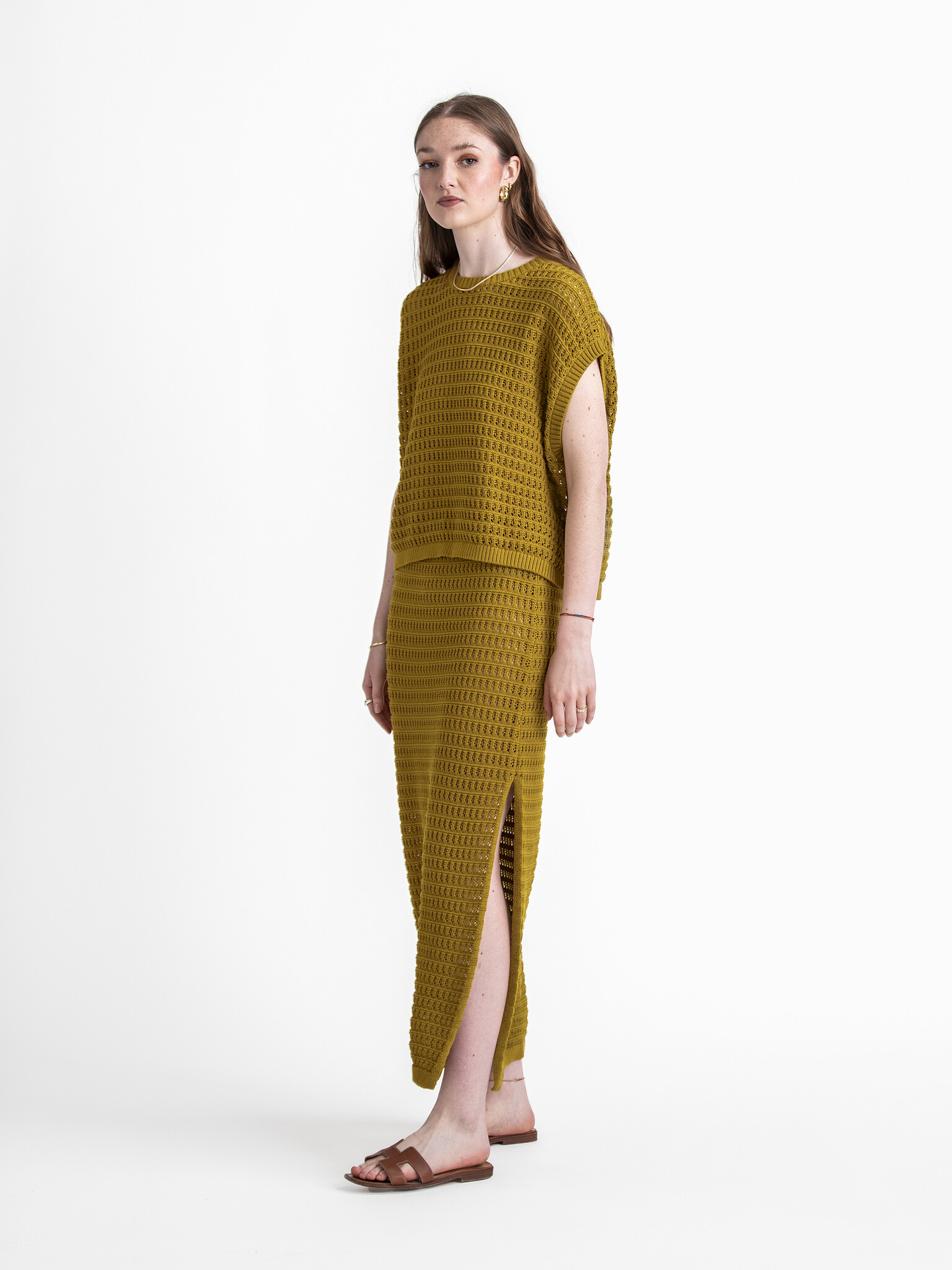 Les Soeurs Jupe en crochet Mint 1. Laissez-vous briller dans cette magnifique jupe crochetée dans une nuance d'olive vert...