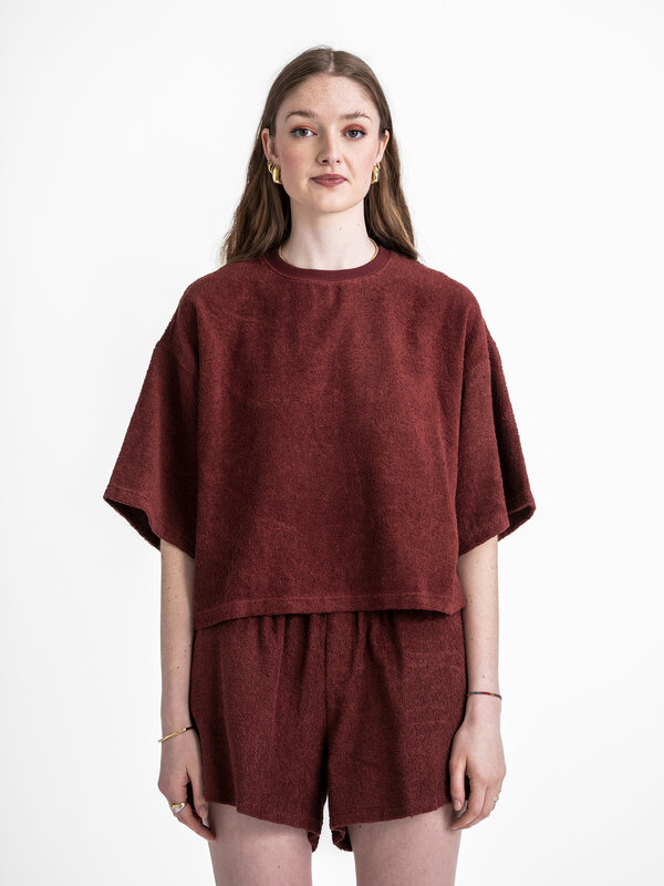 Les Soeurs Terry Tee Adella 4. Gemaakt van zachte stof die je omhult met comfort, is dit towel shirt perfect geschikt voo...