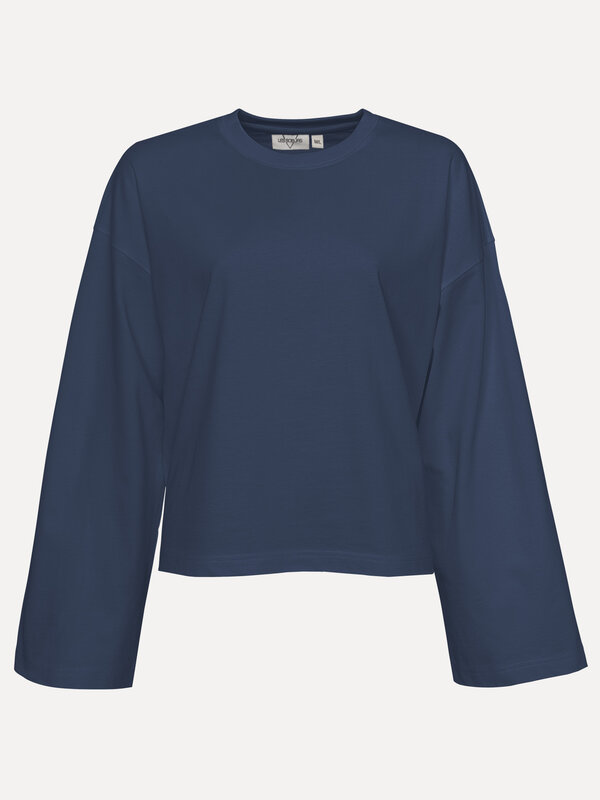 Les Soeurs T-shirt à manches longues Aline 2. Cet automne, le bleu marine est le nouveau noir! La chemise à manches longu...