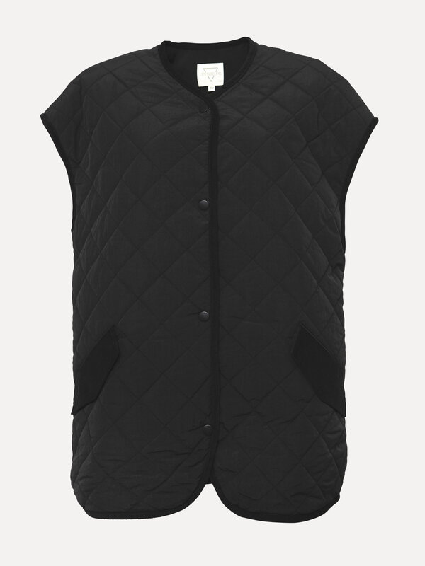 Les Soeurs Sleeveless Quilted Jacket Rufus 2. Move over, little black dress: this jacket might just become the most versa...