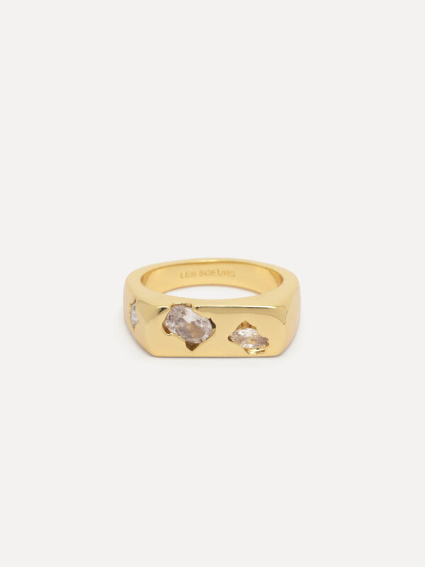 Les Soeurs Bague Claire Rectangle Zirkonia 1. Un design géométrique et un peu de glamour - c'est tout ce qu'il faut à cet...