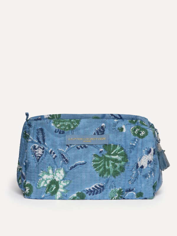 Le Marais Toiletry bag Indi 1. This large blue toiletry bag with a beautiful floral pattern offers ample space for your e...