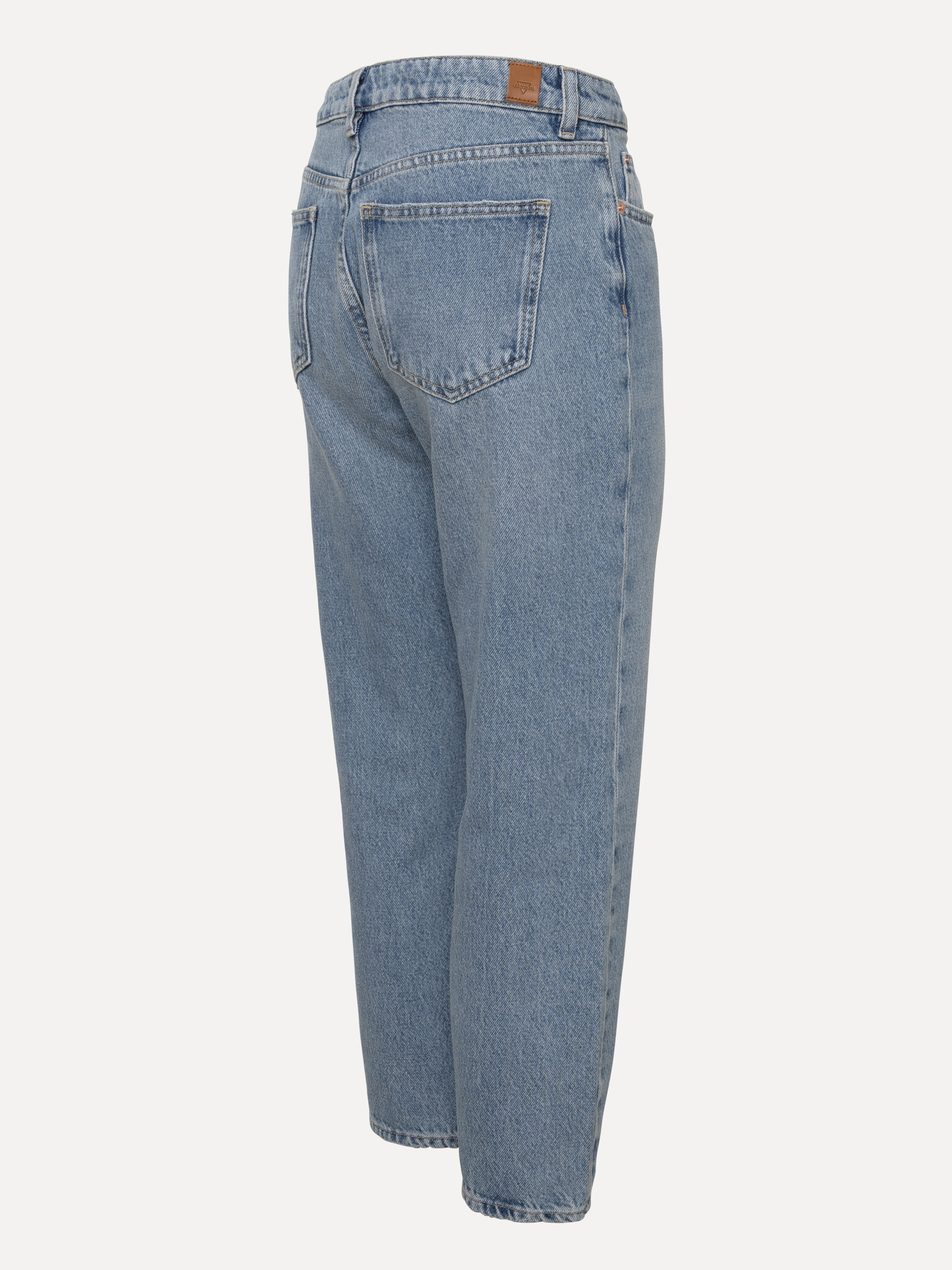 Les Soeurs Mom fit jeans Isabella 8. Denim voor alle seizoenen! Mom jeans Isabella geeft je alle veelzijdigheid die je no...