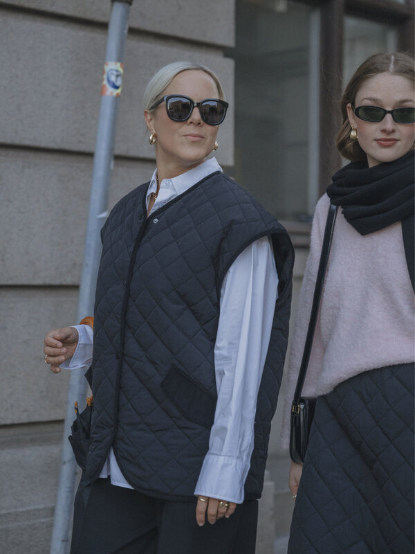 Les Soeurs Sleeveless Quilted Jacket Rufus 1. Move over, little black dress: this jacket might just become the most versa...
