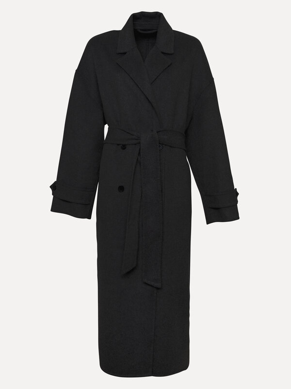 Les Soeurs Long coat Adan 5. A long coat is an essential basic in your wardrobe, and this black one fulfills all your nee...